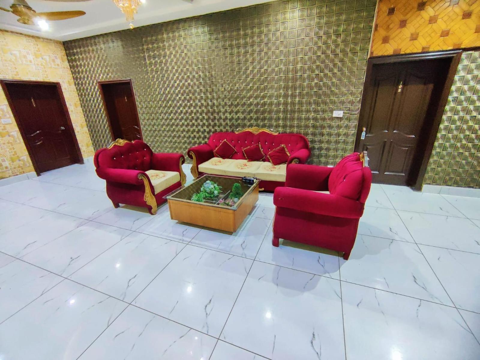 Hotel Pak Continental Multan Bagian luar foto